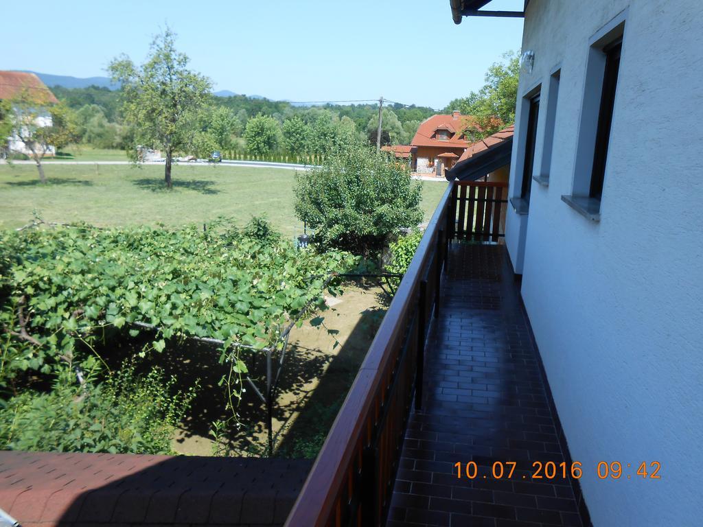 Apartman Kupa-Kolpa Apartment Bosiljevo ภายนอก รูปภาพ