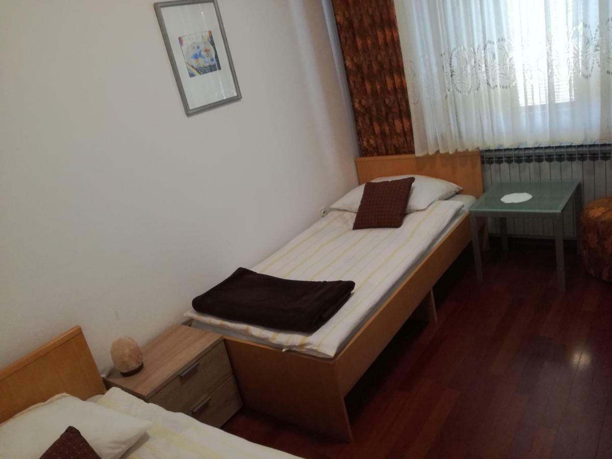 Apartman Kupa-Kolpa Apartment Bosiljevo ภายนอก รูปภาพ